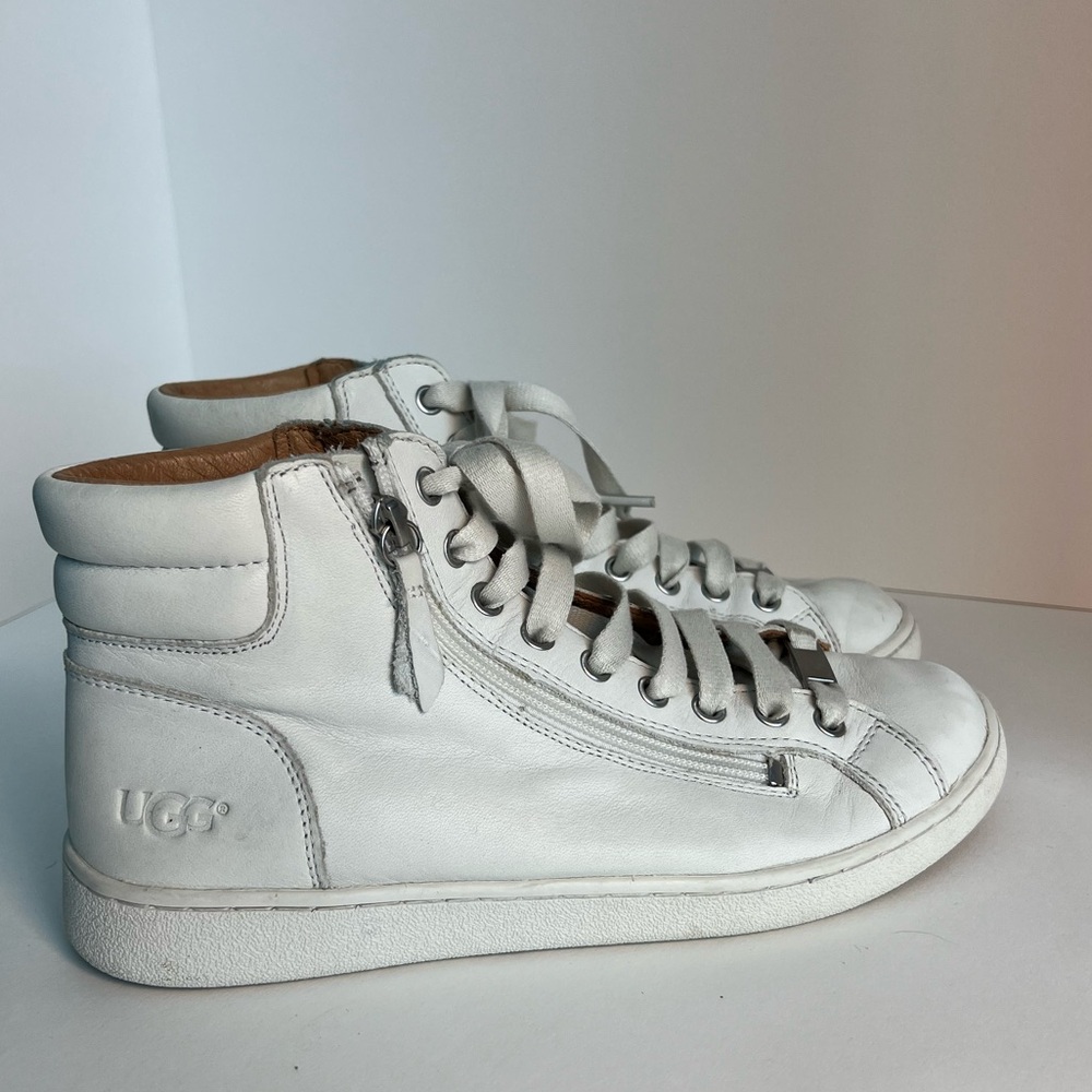 UGG Olive Sneaker White Leather High-Top Sneakers with Zipper size 9
